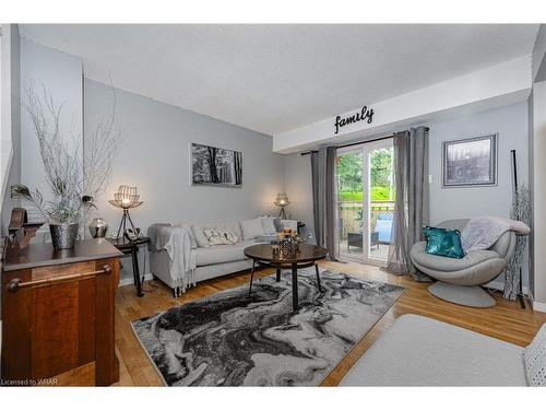 1-191 Ferguson Drive, Woodstock, ON - Indoor Photo Showing Living Room