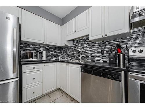 1-191 Ferguson Drive, Woodstock, ON - Indoor Photo Showing Kitchen With Stainless Steel Kitchen With Upgraded Kitchen