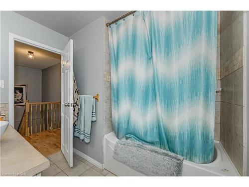 1-191 Ferguson Drive, Woodstock, ON - Indoor Photo Showing Bathroom