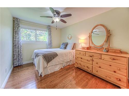 302 Glenridge Drive, Waterloo, ON - Indoor Photo Showing Bedroom