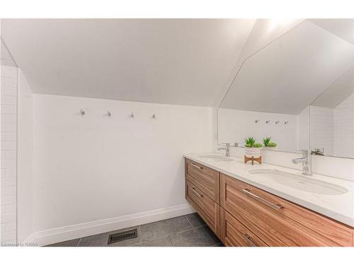 47 Dunbar Road S, Waterloo, ON - Indoor Photo Showing Bathroom