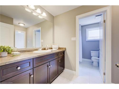 320 Sims Estate Drive, Kitchener, ON - Indoor Photo Showing Bathroom