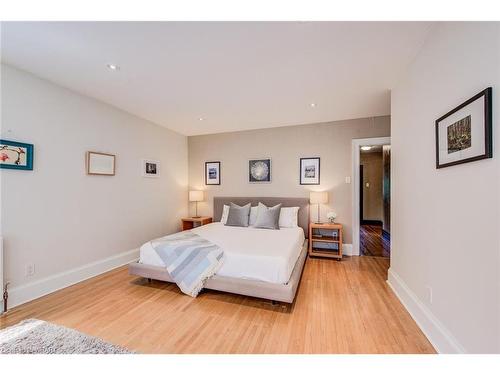 100 Earl Street, Kitchener, ON - Indoor Photo Showing Bedroom