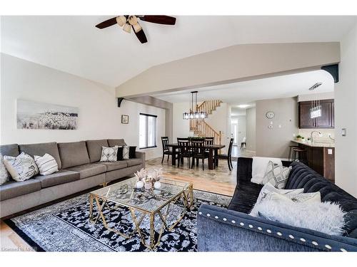 20 Fraserwood Court, Cambridge, ON - Indoor Photo Showing Living Room