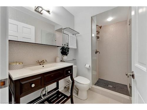 929 Stonebrook Road, Cambridge, ON - Indoor Photo Showing Bathroom