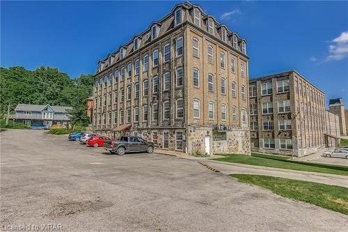 402-140 West River Road, Paris, ON - Outdoor With Facade