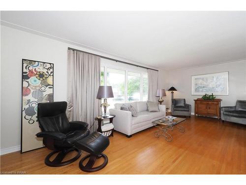 54 Evelyn Crescent, Kitchener, ON - Indoor Photo Showing Living Room