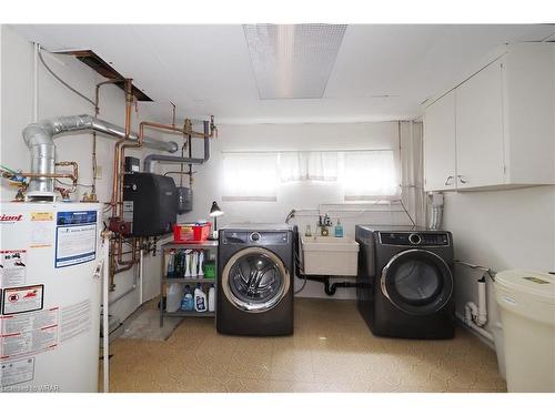 54 Evelyn Crescent, Kitchener, ON - Indoor Photo Showing Laundry Room