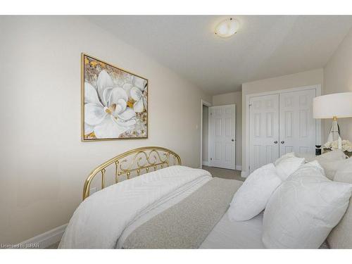 39 Sorrento Street, Kitchener, ON - Indoor Photo Showing Bedroom