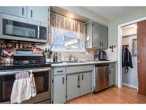 425 Franklin Street N, Kitchener, ON - Indoor Photo Showing Kitchen With Double Sink