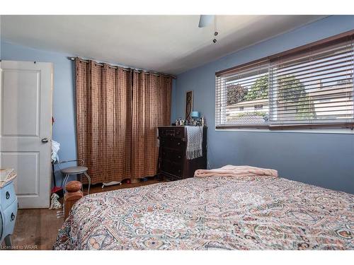 425 Franklin Street N, Kitchener, ON - Indoor Photo Showing Bedroom