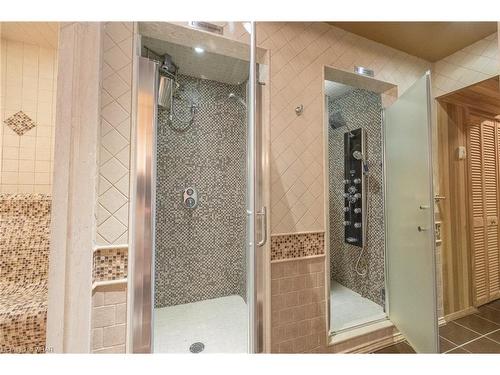 11 Belmont Avenue W, Kitchener, ON - Indoor Photo Showing Bathroom