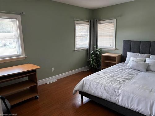 11 Belmont Avenue W, Kitchener, ON - Indoor Photo Showing Bedroom