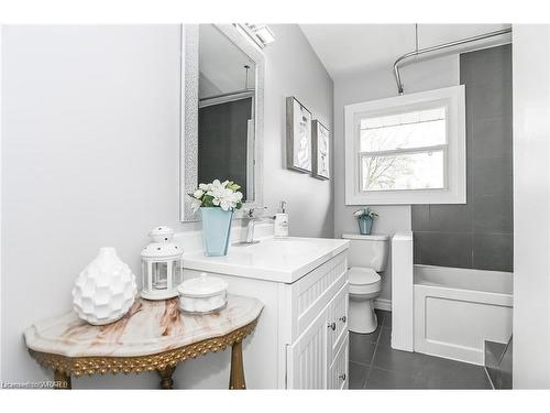 10 Jean Avenue, Kitchener, ON - Indoor Photo Showing Bathroom