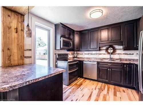 707 Conservation Drive, Waterloo, ON - Indoor Photo Showing Kitchen