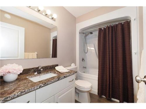 1480 Old Zeller Drive, Kitchener, ON - Indoor Photo Showing Bathroom