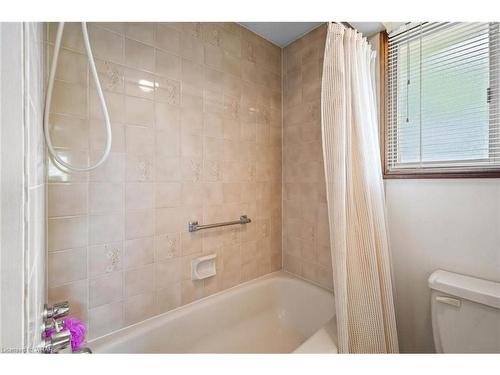 457 Thorndale Drive, Waterloo, ON - Indoor Photo Showing Bathroom