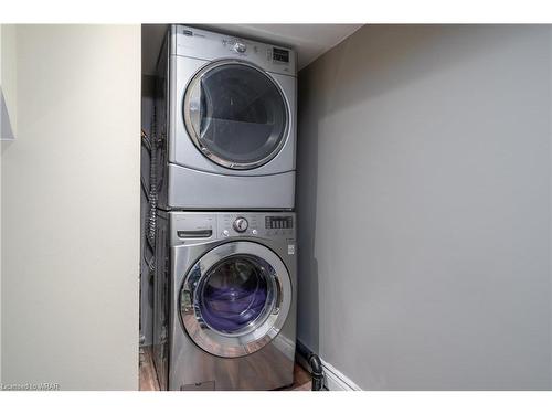 260 Parkmount Drive, Waterloo, ON - Indoor Photo Showing Laundry Room