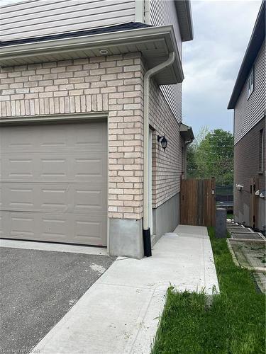 B-2664 Asima Drive, London, ON - Outdoor With Exterior
