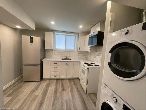 B-2664 Asima Drive, London, ON - Indoor Photo Showing Laundry Room