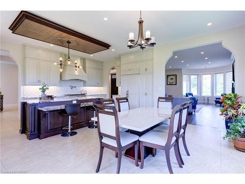 230 Carter Road, Puslinch, ON - Indoor Photo Showing Dining Room