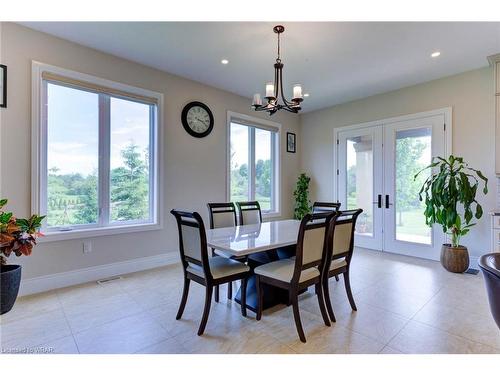 230 Carter Road, Puslinch, ON - Indoor Photo Showing Dining Room