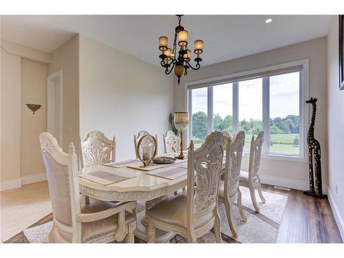 230 Carter Road, Puslinch, ON - Indoor Photo Showing Dining Room