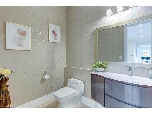 230 Carter Road, Puslinch, ON - Indoor Photo Showing Bathroom