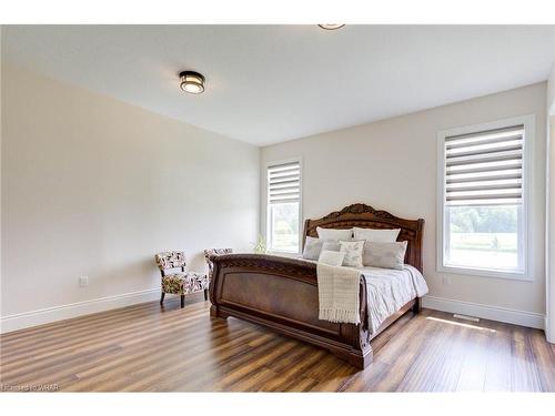 230 Carter Road, Puslinch, ON - Indoor Photo Showing Bedroom