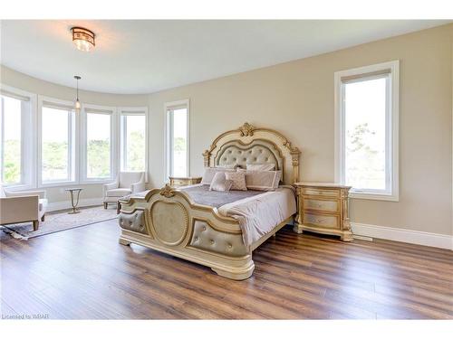 230 Carter Road, Puslinch, ON - Indoor Photo Showing Bedroom