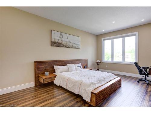 230 Carter Road, Puslinch, ON - Indoor Photo Showing Bedroom