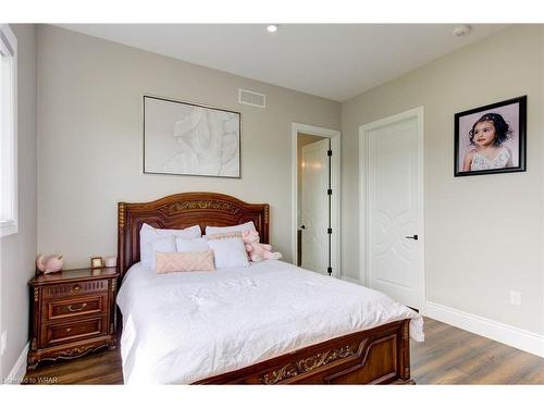 230 Carter Road, Puslinch, ON - Indoor Photo Showing Bedroom