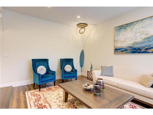 230 Carter Road, Puslinch, ON - Indoor Photo Showing Living Room