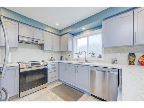 32 Mcnichol Drive, Cambridge, ON - Indoor Photo Showing Kitchen