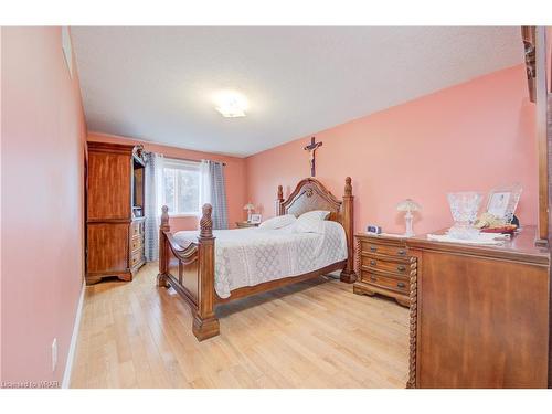 32 Mcnichol Drive, Cambridge, ON - Indoor Photo Showing Bedroom