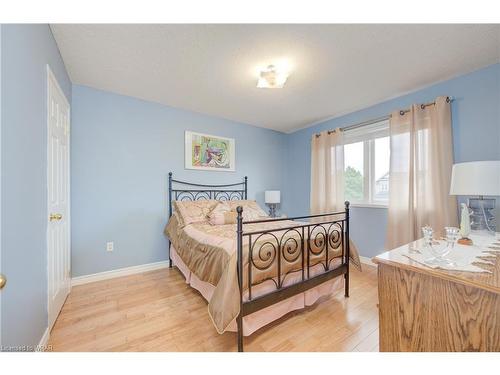 32 Mcnichol Drive, Cambridge, ON - Indoor Photo Showing Bedroom