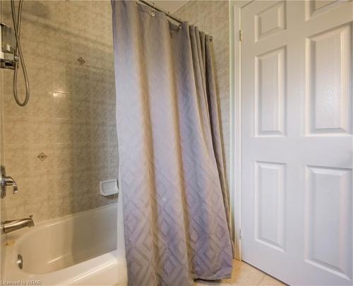 32 Mcnichol Drive, Cambridge, ON - Indoor Photo Showing Bathroom