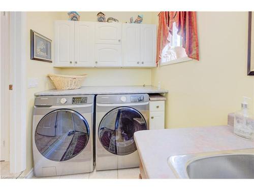 32 Mcnichol Drive, Cambridge, ON - Indoor Photo Showing Laundry Room
