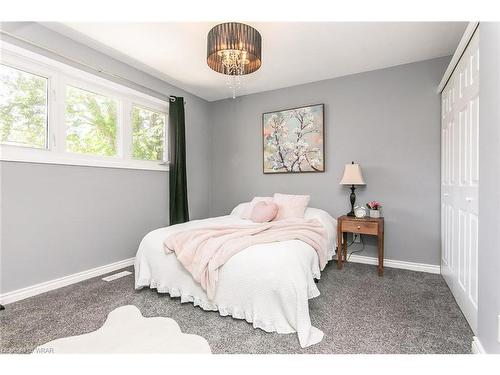 199 Carter Avenue, Waterloo, ON - Indoor Photo Showing Bedroom