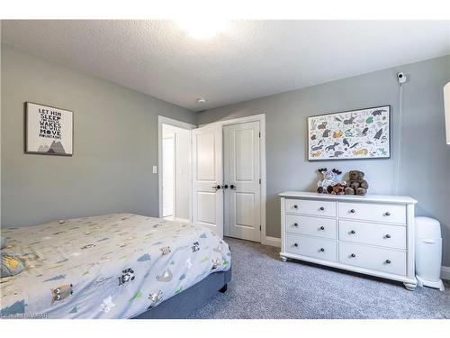927 Moore Street, Cambridge, ON - Indoor Photo Showing Bedroom