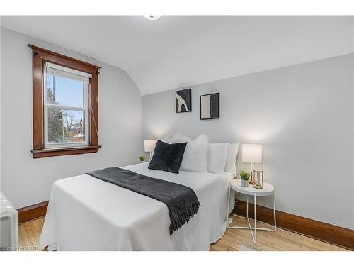 23 Wilhelm Street, Kitchener, ON - Indoor Photo Showing Bedroom