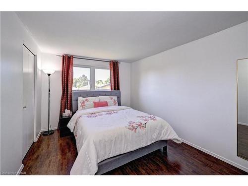 15 Cluthe Crescent, Kitchener, ON - Indoor Photo Showing Bedroom