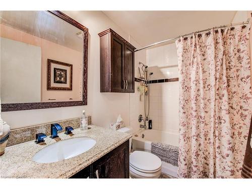 20 Blackwell Drive, Kitchener, ON - Indoor Photo Showing Bathroom