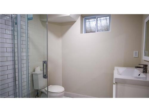 1245 Trafalgar Street, London, ON - Indoor Photo Showing Bathroom