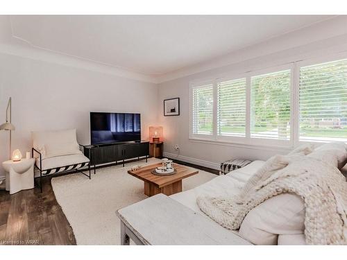 216 Rodney Street, Waterloo, ON - Indoor Photo Showing Living Room
