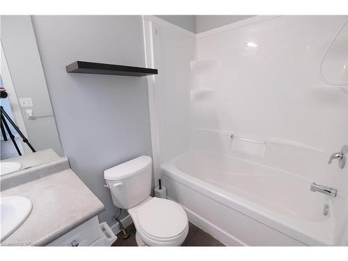 53 Kinzie Avenue, Kitchener, ON - Indoor Photo Showing Bathroom