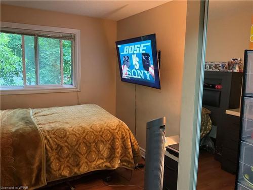 486B Kingscourt Drive, Waterloo, ON - Indoor Photo Showing Bedroom