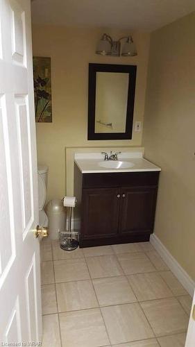 486B Kingscourt Drive, Waterloo, ON - Indoor Photo Showing Bathroom