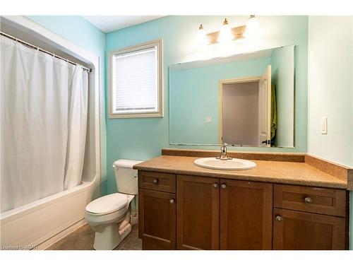 518 Isaiah Crescent, Kitchener, ON - Indoor Photo Showing Bathroom