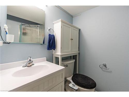 518 Isaiah Crescent, Kitchener, ON - Indoor Photo Showing Bathroom